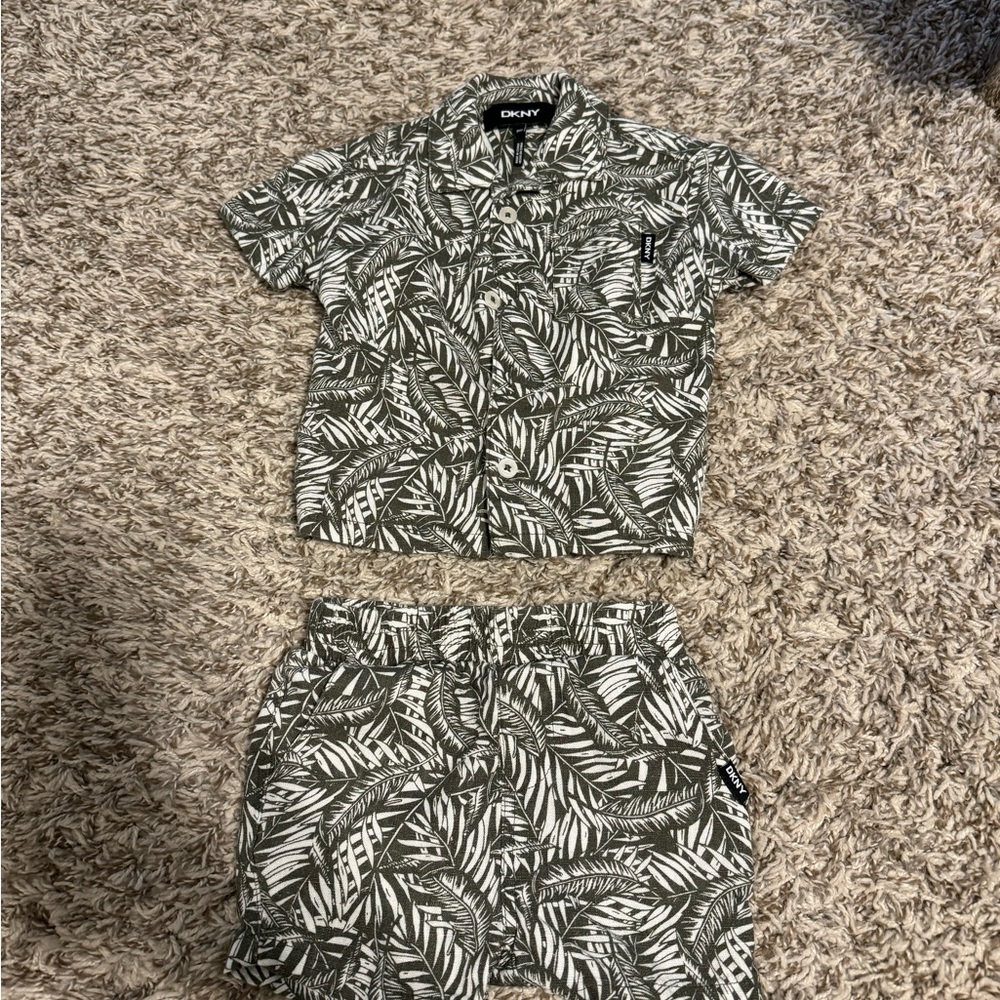DKNY Green and White Leaf Print Set